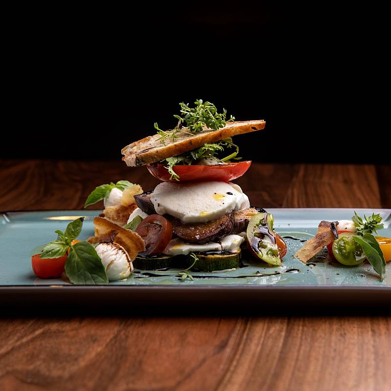 STACKED AND WRAPPED: LASAGNE VON MEDITERRANEM GEMÜSE